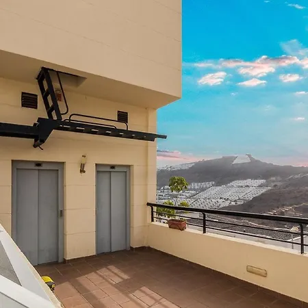 New Renovated Family Above Swimming Pool Apartment *