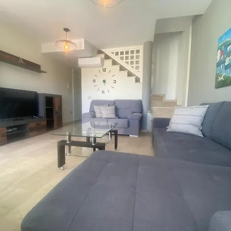 New Renovated Family Above Swimming Pool Apartment Puerto Rico (Gran Canaria)