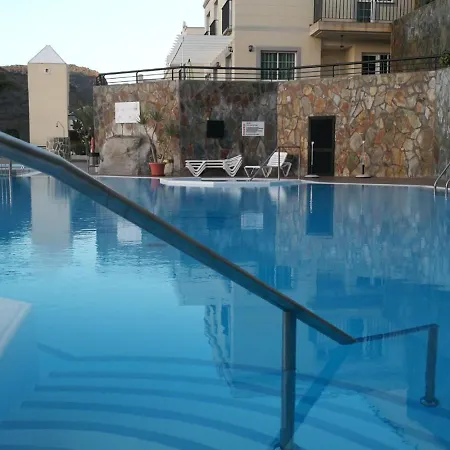 New Renovated Family Above Swimming Pool Apartment