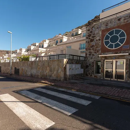 New Renovated Family Above Swimming Pool Puerto Rico (Gran Canaria)
