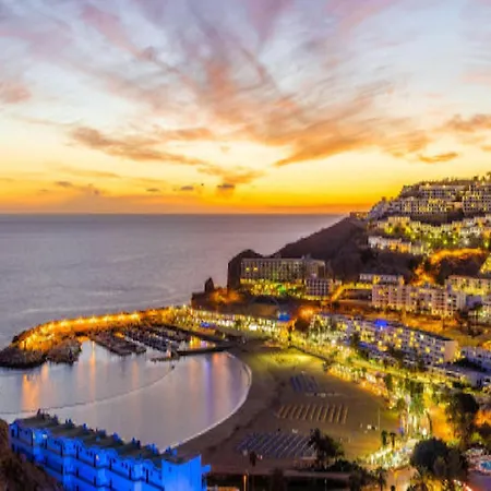 New Renovated Family Above Swimming Pool * Puerto Rico (Gran Canaria)